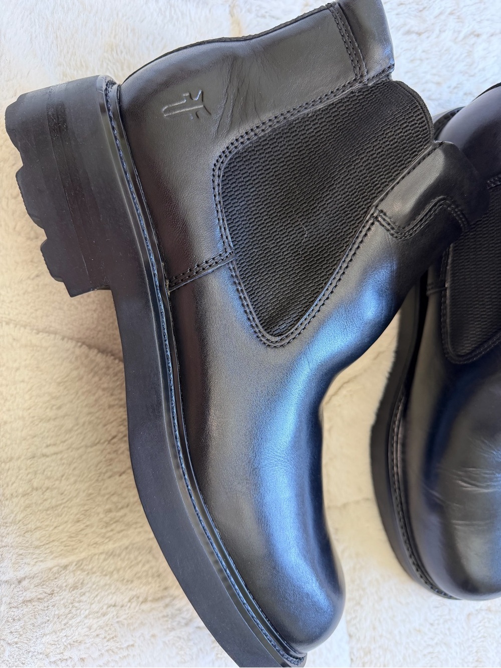 Like NEW! $180 Fyre Captain Chelsea Leather Chunky Lug Sole Platform Boots 12